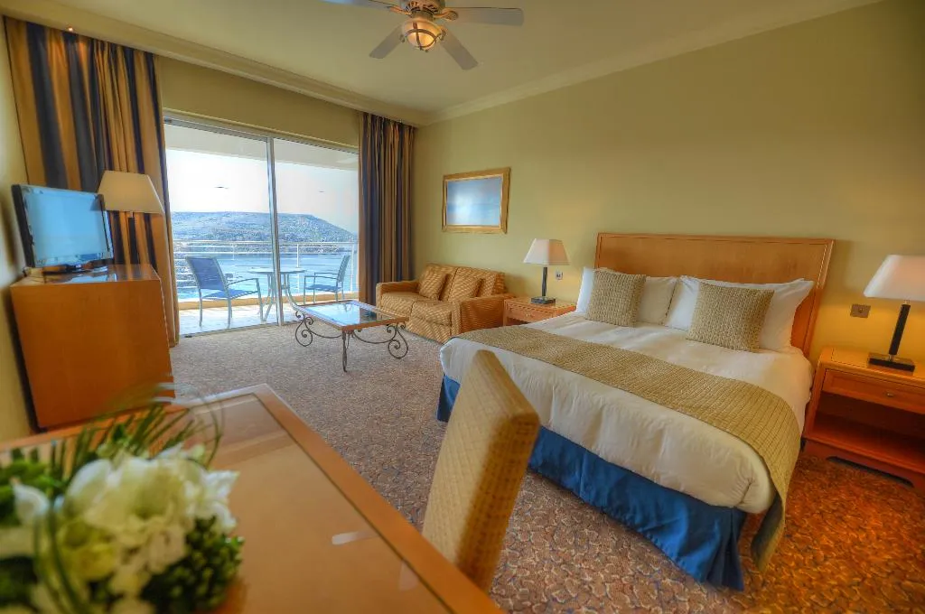 DOUBLE SEA VIEW Room, Radisson Blu Resort & Spa Golden Sands, Malta