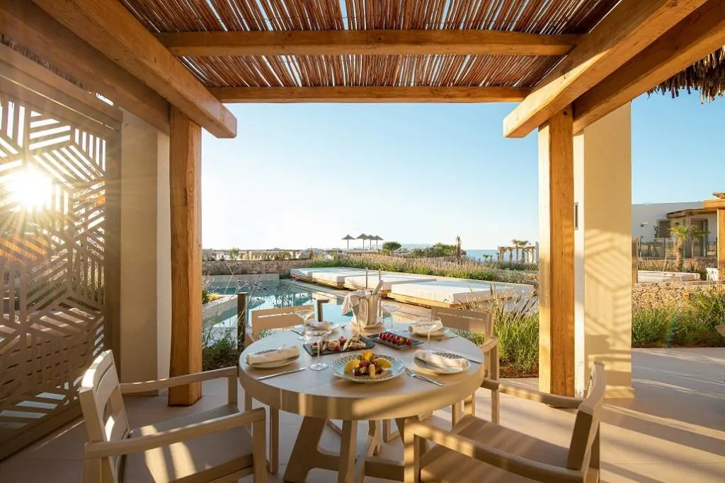 SUITE BEACH FRONT Room, Mitsis Selection Rinela, Crete