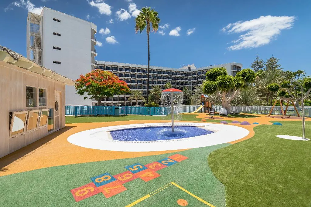 Sports and Entertainment, Barcelo Margaritas, Gran Canaria
