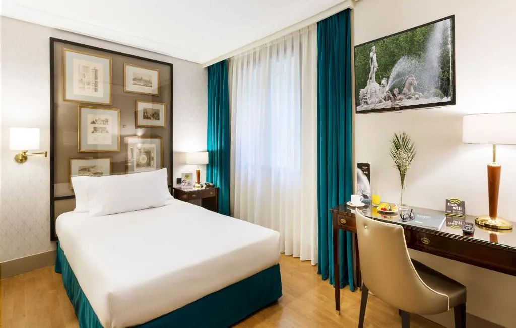 DOUBLE SINGLE USE BASIC Room, Sercotel Gran Hotel Conde Duque, Madrid
