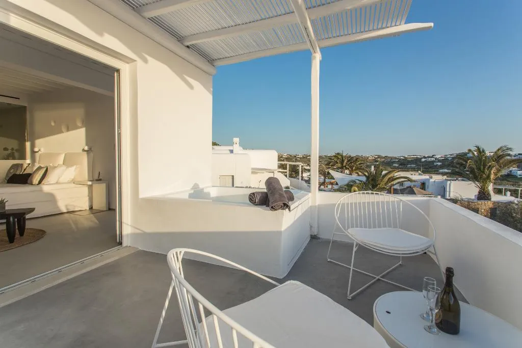 DOUBLE DELUXE WITH JACUZZI Room, Ostraco Suites, Mykonos