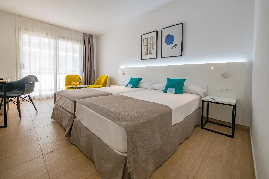 Double or Twin SUPERIOR CAPACITY 2 Room, DWO Sirius, Costa Brava