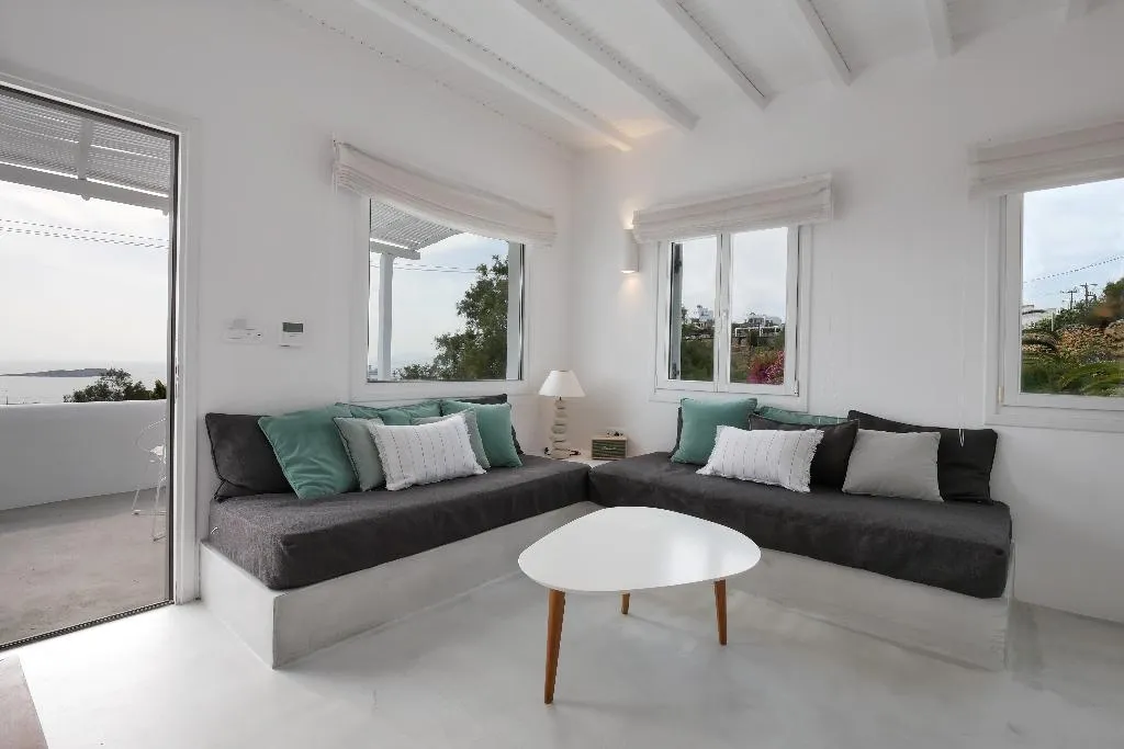 SUITE WITH JACUZZI Room, Ostraco Suites, Mykonos