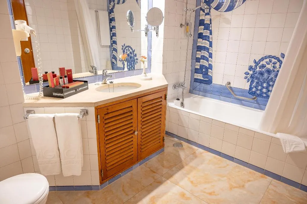 Room, Grand Muthu Oura View Beach Club, Algarve