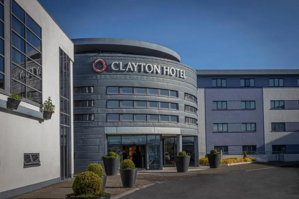APARTMENT DELUXE ONE BED Room, Clayton Hotel Liffey Valley, Dublin