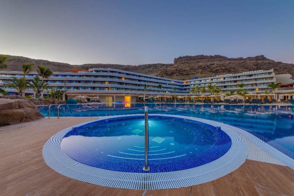 Pool, Radisson Blu Resort & Spa Gran Canaria Mogan, Gran Canaria