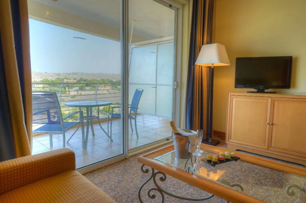Room, Radisson Blu Resort & Spa Golden Sands, Malta