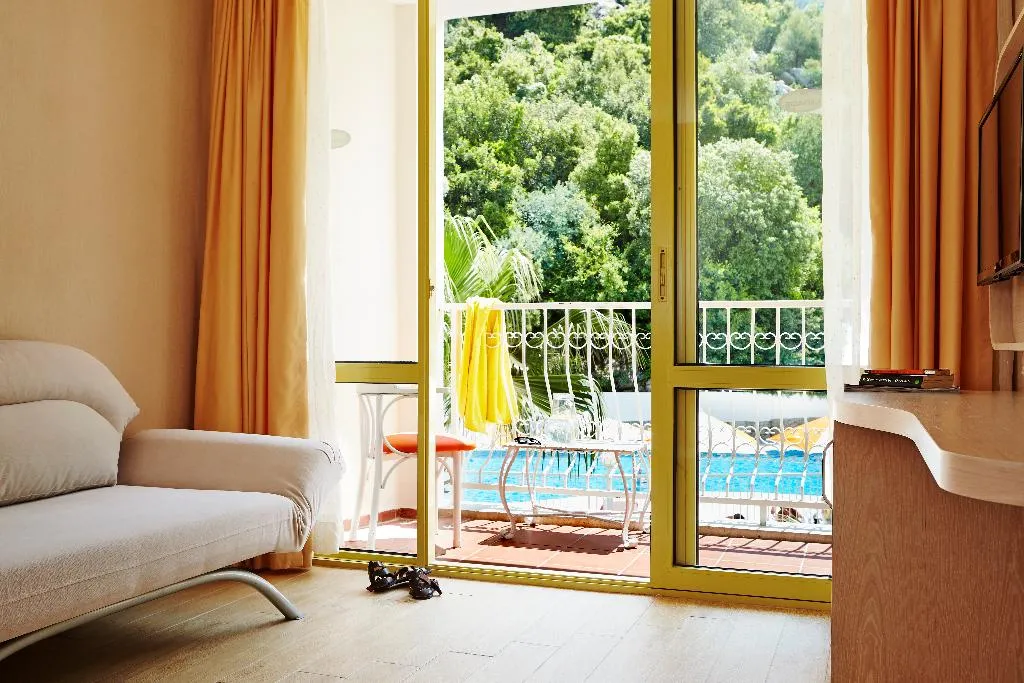 Room, Mirage World, Dalaman