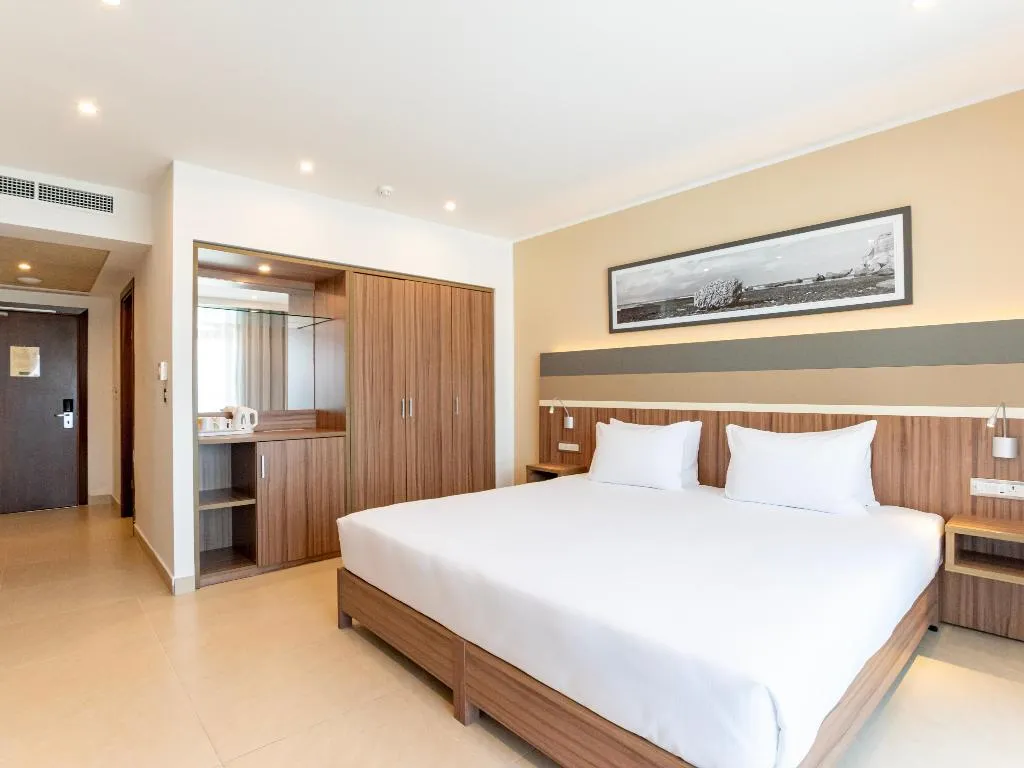 DOUBLE SUPERIOR SEA VIEW Room, DoubleTree by Hilton Malta, Malta