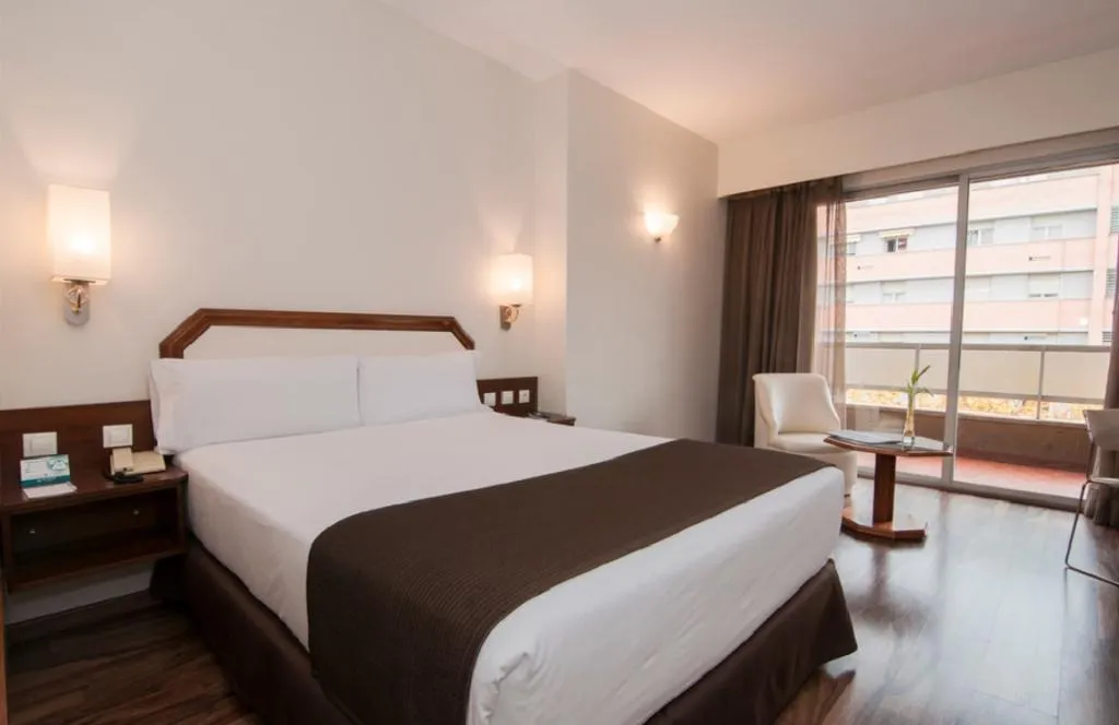 DOUBLE SINGLE USE STANDARD Room, Senator Barajas, Madrid