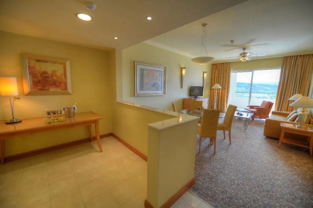 Room, Radisson Blu Resort & Spa Golden Sands, Malta