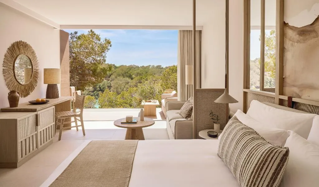 JUNIOR SUITE GARDEN VIEW Room, Ikos Porto Petro, Majorca