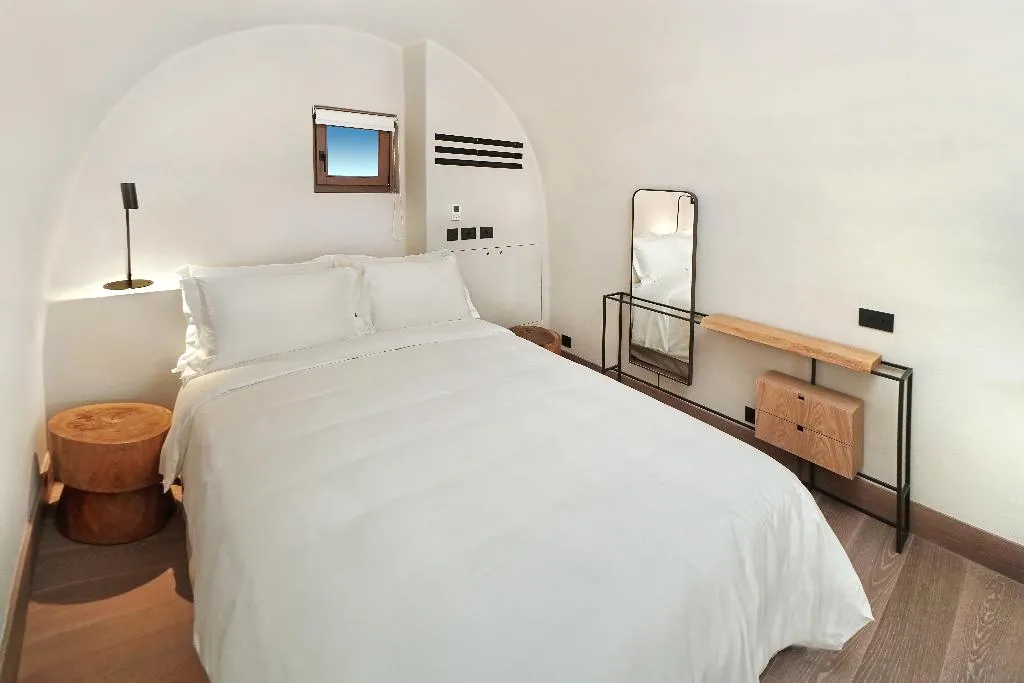 Room SUPERIOR Room, Radisson Blu Zaffron Resort, Santorini