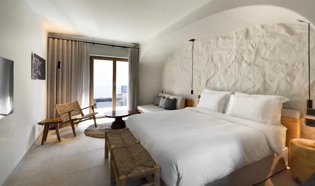 JUNIOR SUITE STANDARD Room, Radisson Blu Zaffron Resort, Santorini