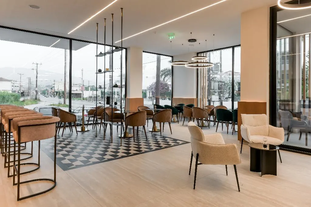 Lobby, Hotel Canadian, Zante