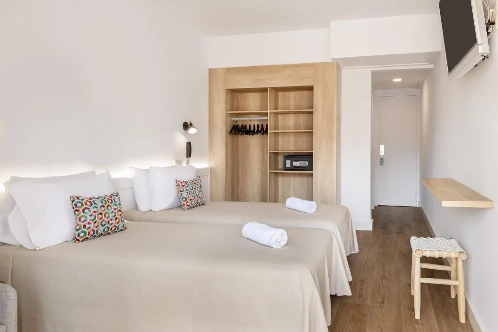 TRIPLE STANDARD Room, htop Amatista, Costa Brava