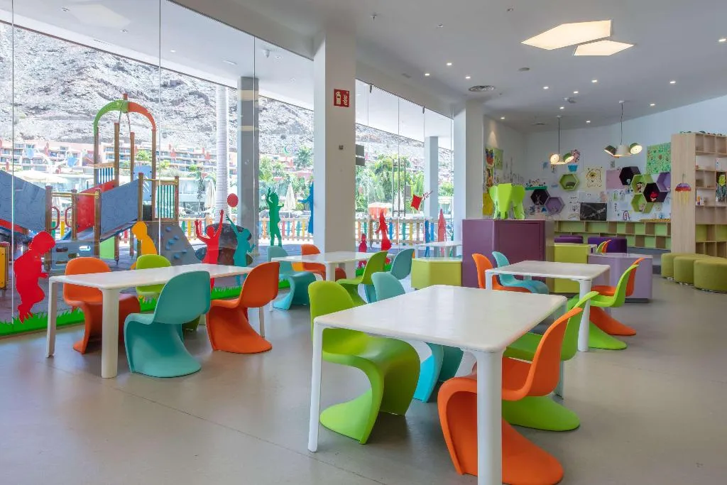 Sports and Entertainment, Radisson Blu Resort & Spa Gran Canaria Mogan, Gran Canaria