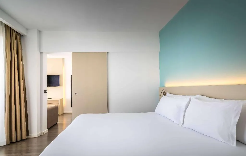 JUNIOR SUITE SEA VIEW CAPACITY 3 Room, Occidental Fuengirola, Costa Del Sol