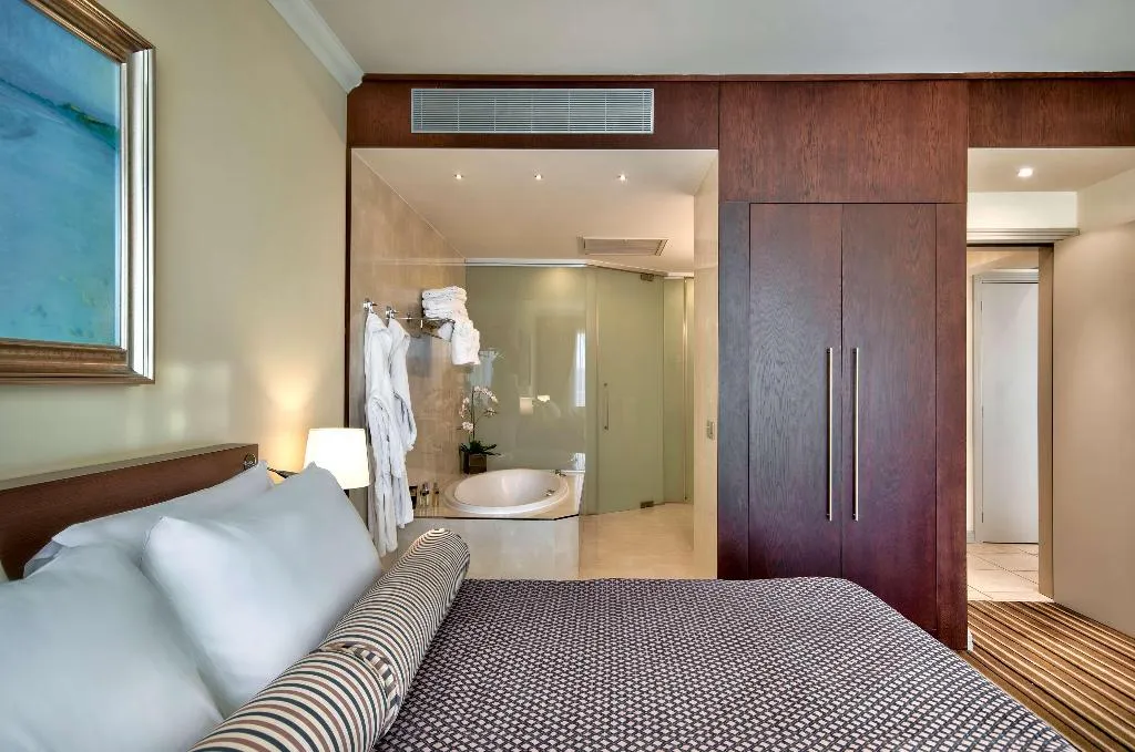 Room, Radisson Blu Resort & Spa Golden Sands, Malta