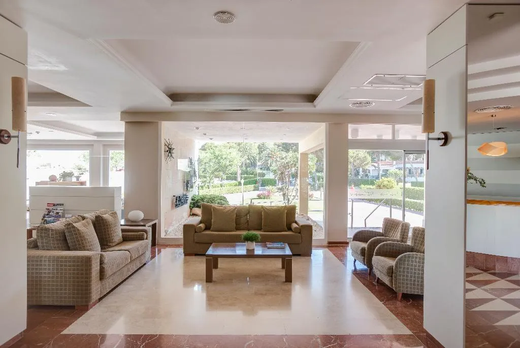 Lobby, Seth Santo Tomas, Menorca