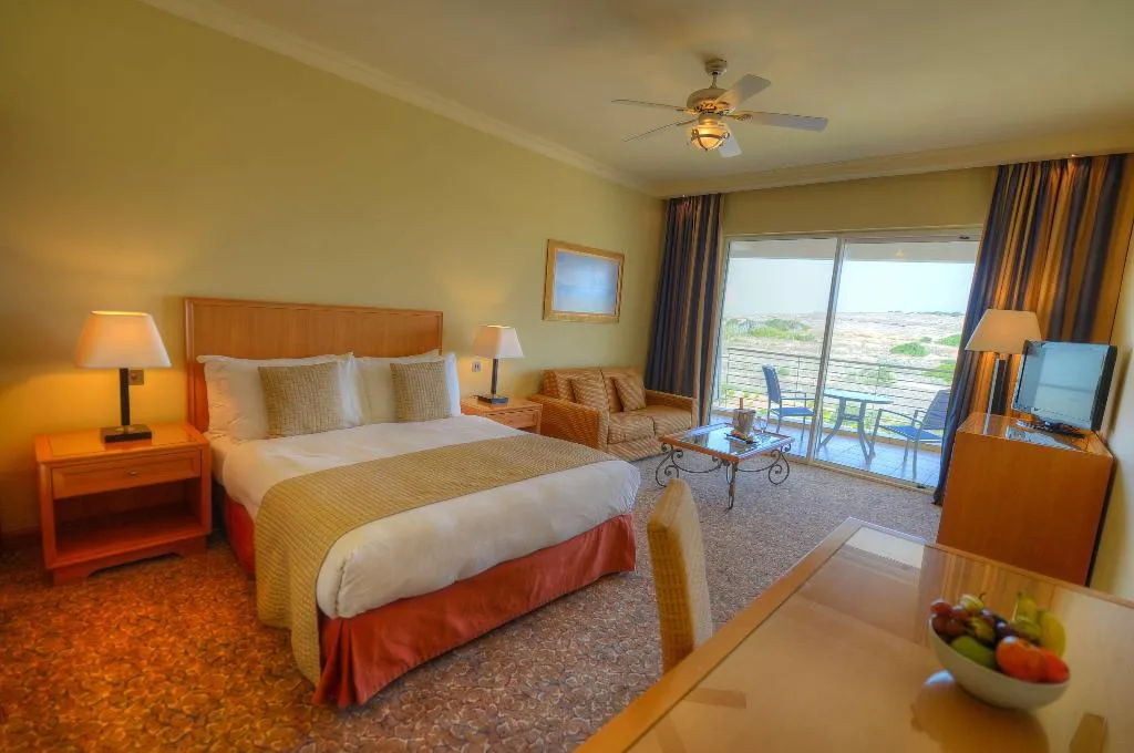 Room, Radisson Blu Resort & Spa Golden Sands, Malta