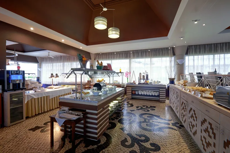 Restaurant, Muthu Clube Praia da Oura, Algarve
