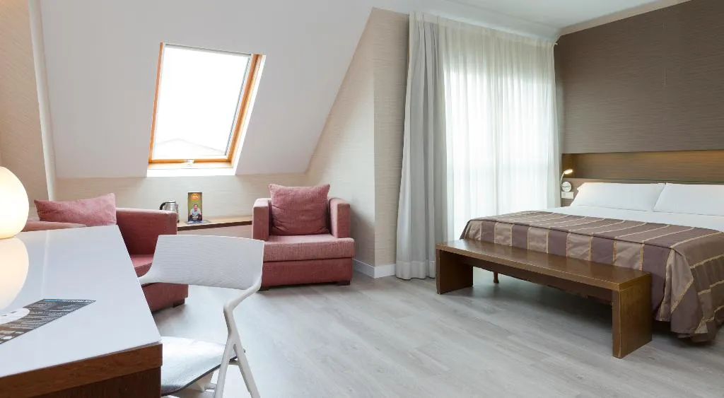 Double or Twin SUPERIOR Room, Vertice Sevilla, Seville