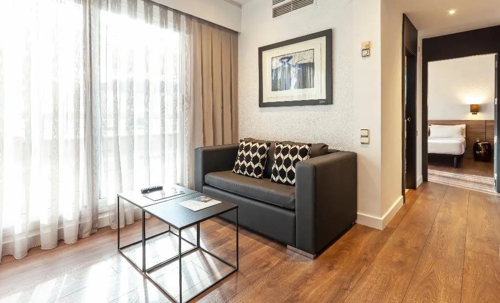 JUNIOR SUITE SUPERIOR Room, Hotel Derby, Barcelona