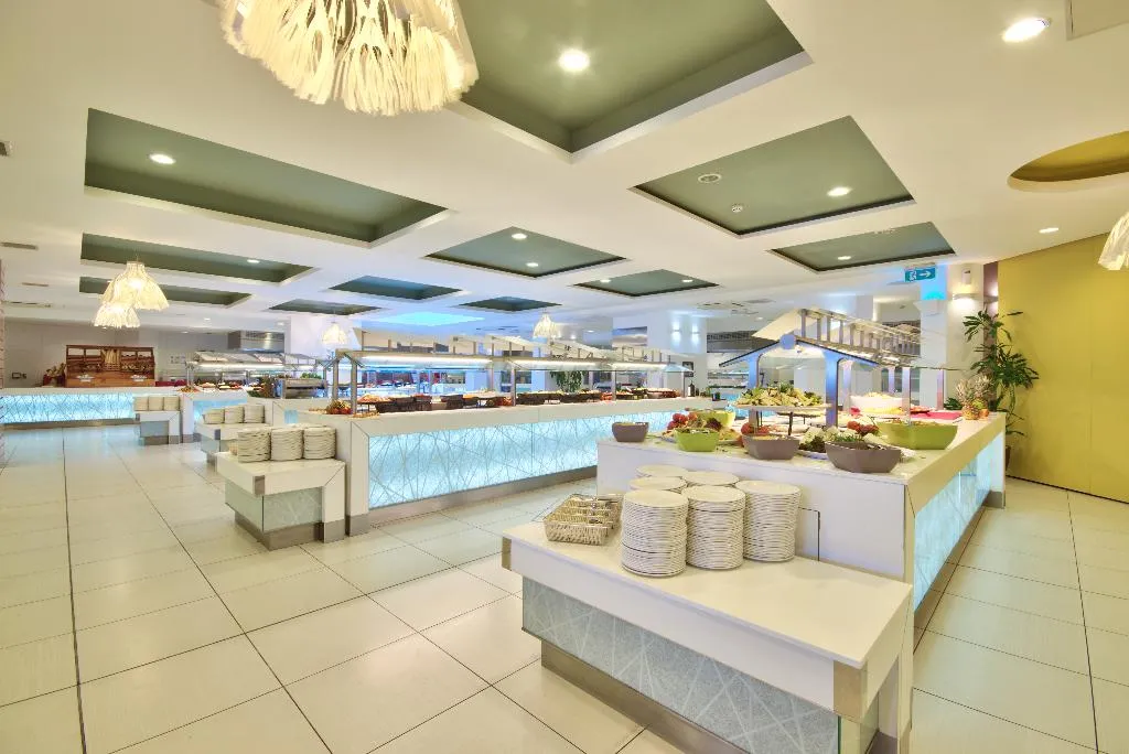 Restaurant, db Seabank Resort + Spa – All Inclusive, Malta