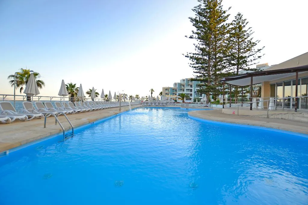 Pool, DoubleTree by Hilton Malta, Malta