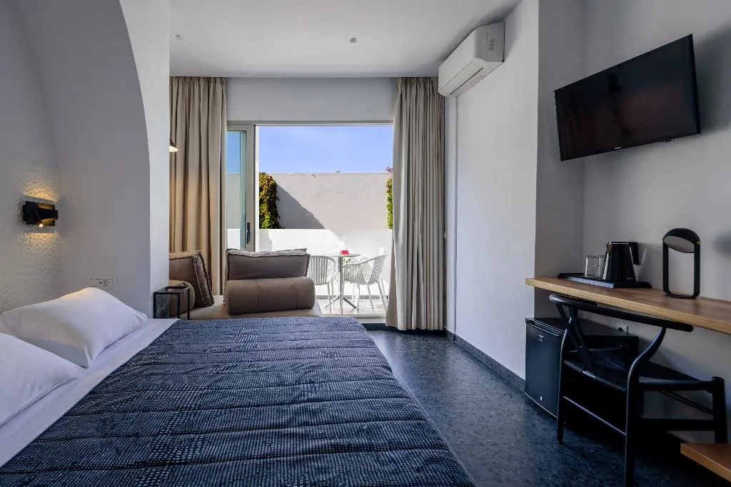 JUNIOR SUITE STANDARD Room, Afroditi Venus Beach Resort, Santorini