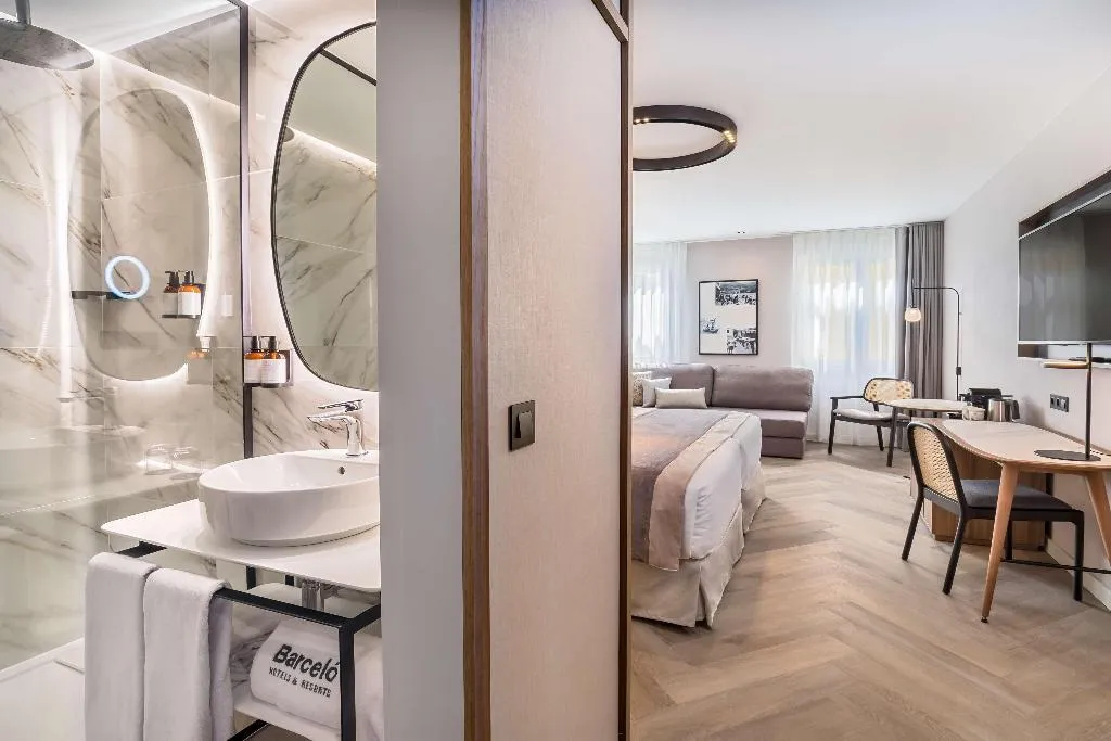 JUNIOR SUITE STANDARD Room, Barcelo Funchal Oldtown, Madeira