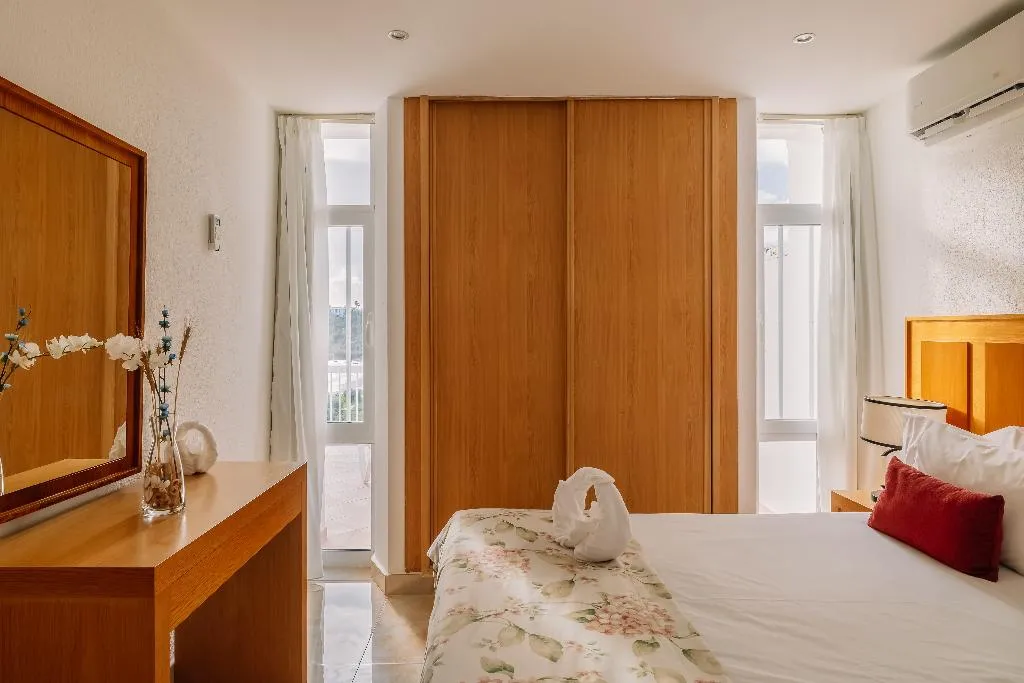 APARTMENT TWO BEDROOMS Room, Muthu Clube Praia da Oura, Algarve