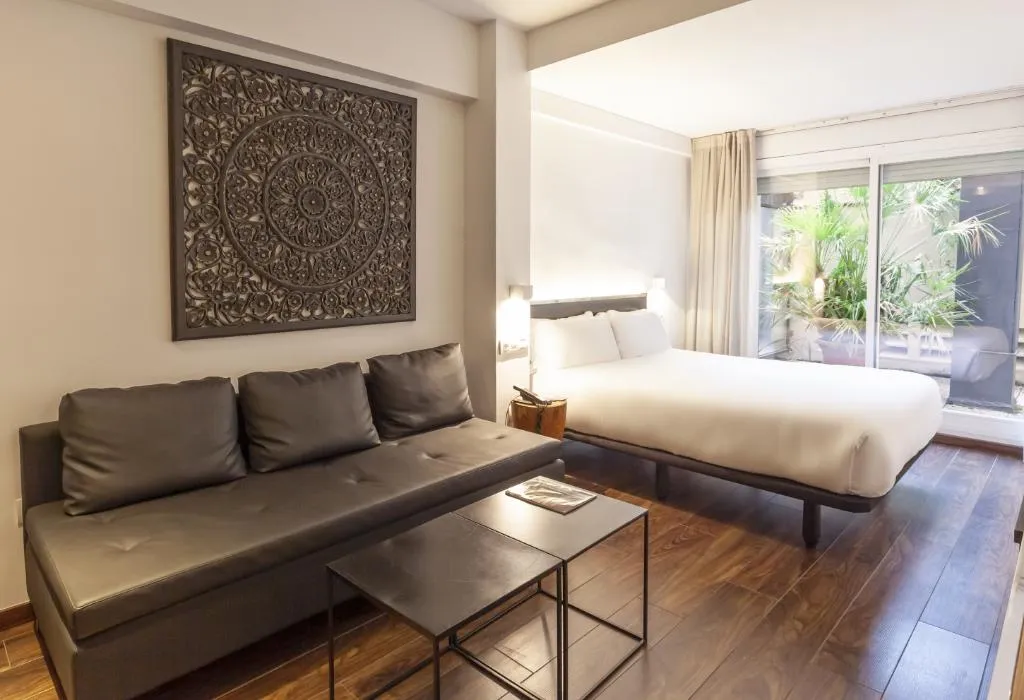 DOUBLE DELUXE Room, Hotel Derby, Barcelona