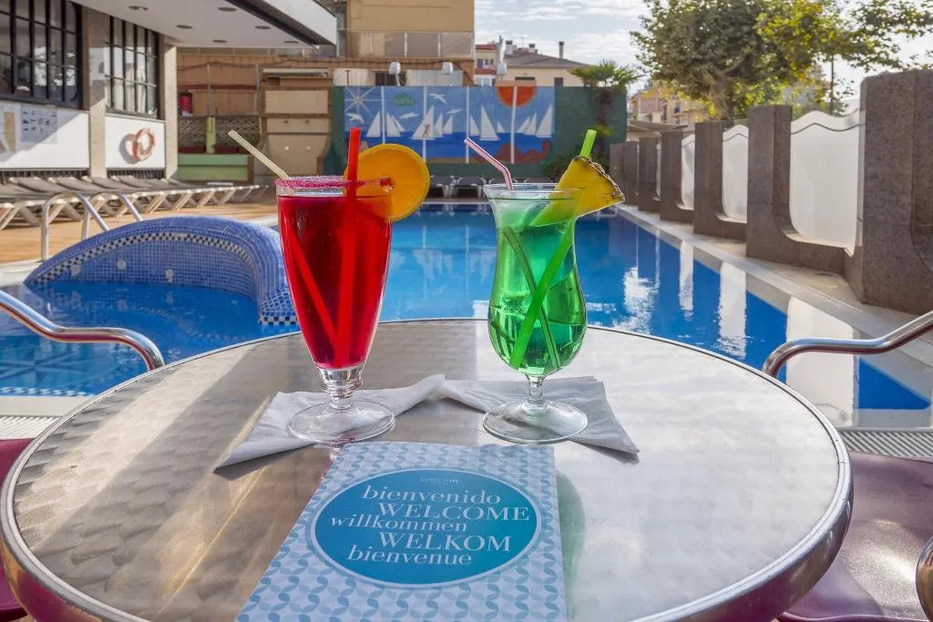 Terrace, Checkin Garbi Hotel, Costa Brava