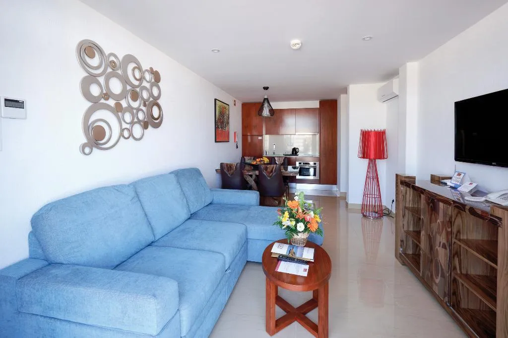 APARTMENT SEA VIEW TWO BEDROOMS Room, Muthu Clube Praia da Oura, Algarve