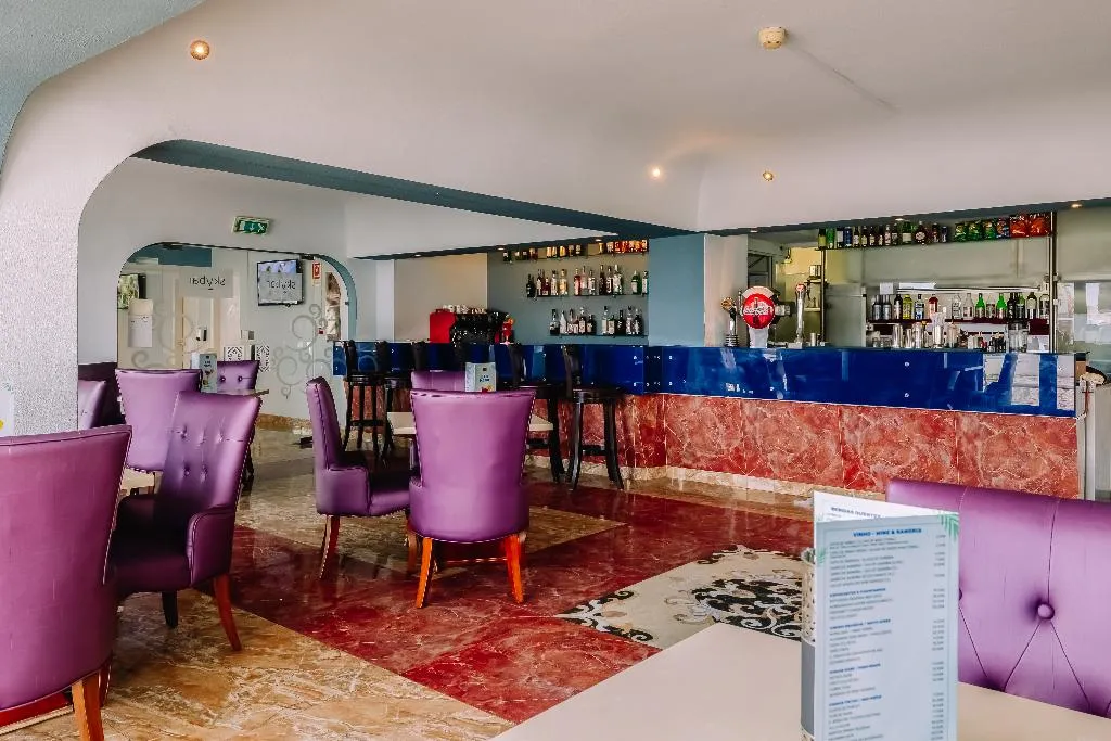 Bar, Grand Muthu Oura View Beach Club, Algarve