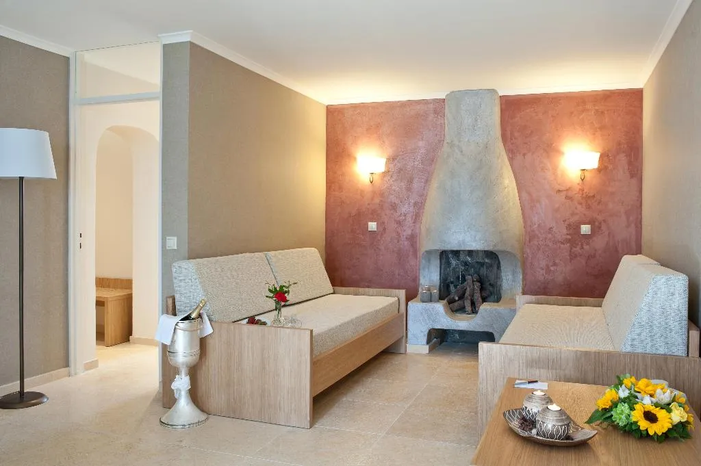 FAMILY ROOM WITH PRIVATE POOL Room, Corfu Holiday Palace Hotel, Corfu