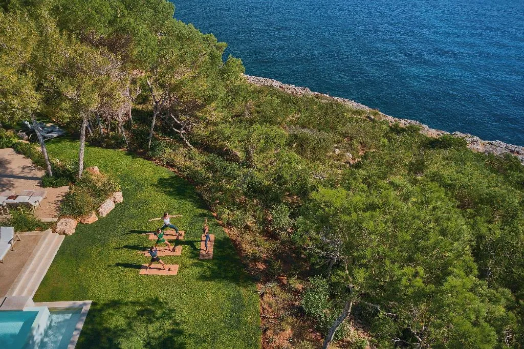 Sports and Entertainment, Ikos Porto Petro, Majorca