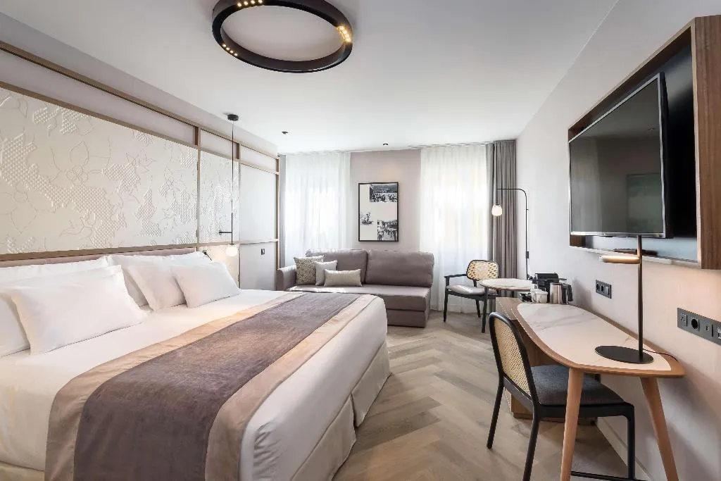JUNIOR SUITE STANDARD Room, Barcelo Funchal Oldtown, Madeira