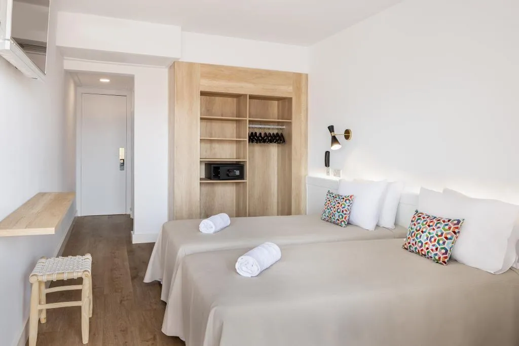 Double or Twin CAPACITY 2 Room, htop Amatista, Costa Brava