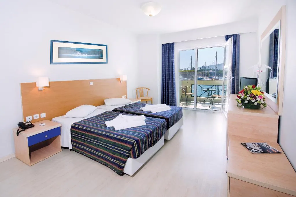 Double or Twin HARBOUR VIEW Room, Kosta Palace City Hotel, Kos