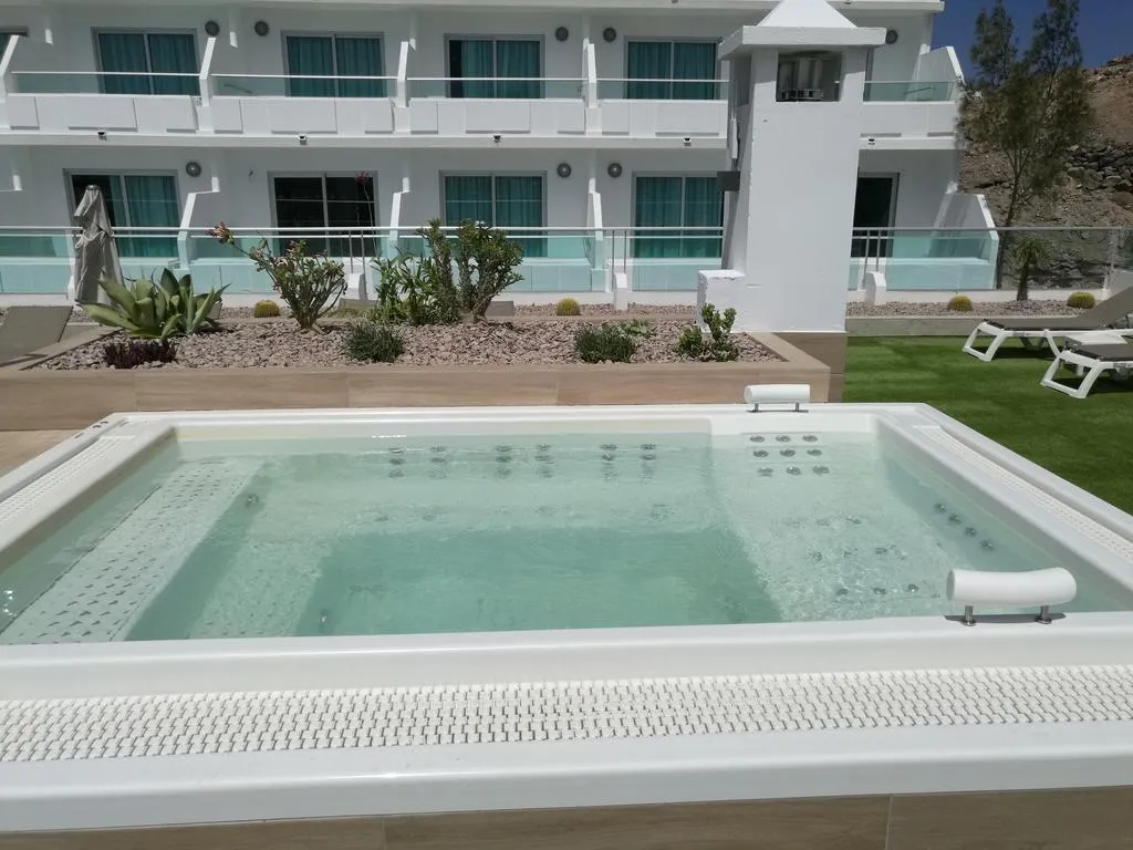 Pool, Fergus Cactus Garden, Fuerteventura
