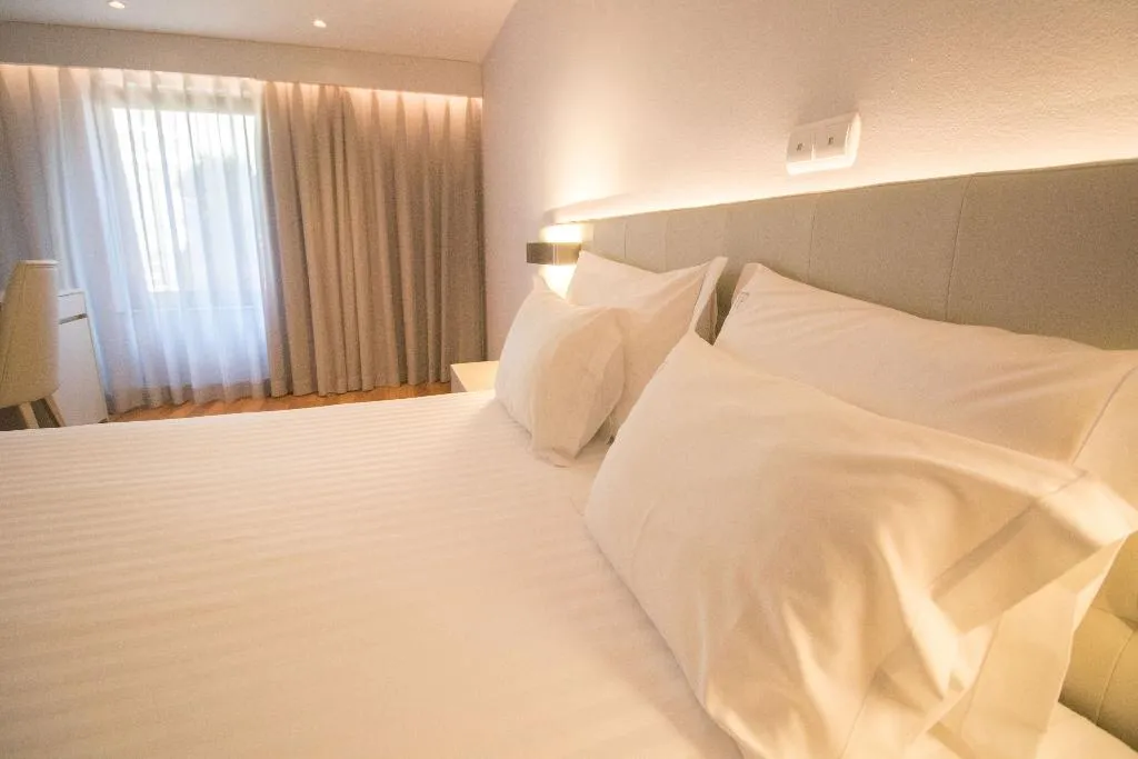 Double or Twin TWO BEDS Room, Travel Park, Lisbon