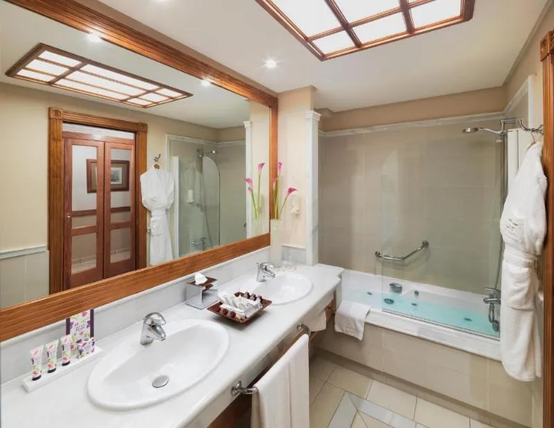 DOUBLE STANDARD Room, GF Gran Costa Adeje, Tenerife