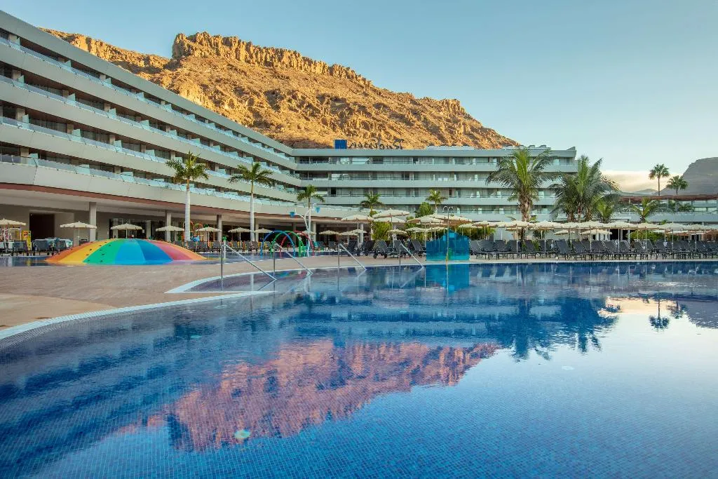 Pool, Radisson Blu Resort & Spa Gran Canaria Mogan, Gran Canaria