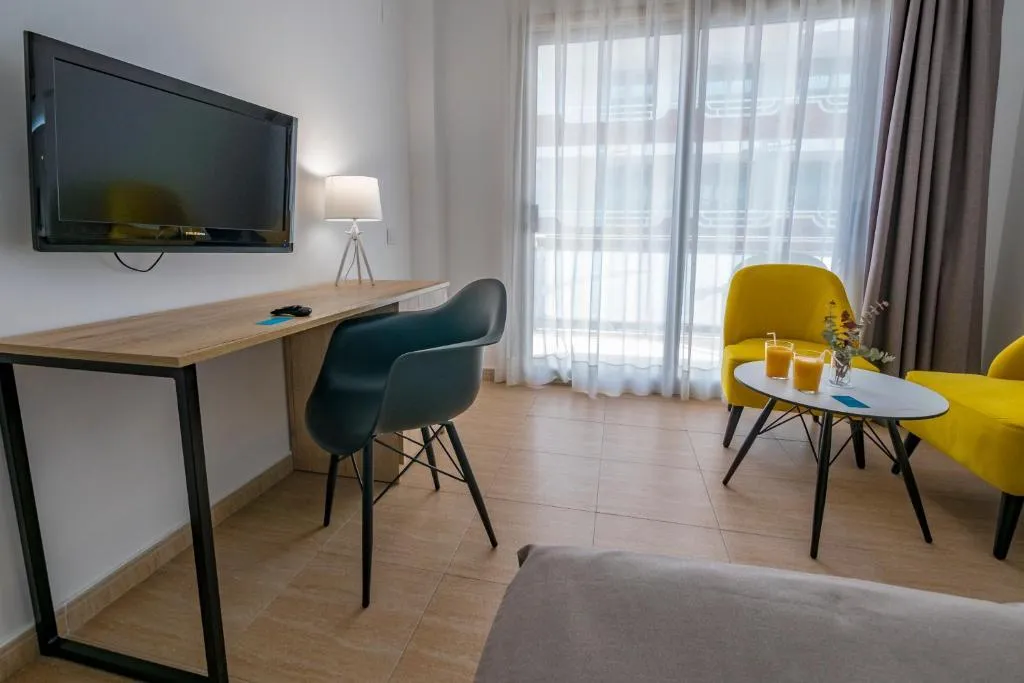 TRIPLE SUPERIOR Room, DWO Sirius, Costa Brava