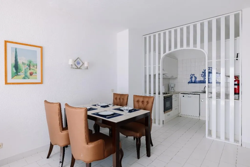 APARTMENT DELUXE TWO BEDROOM Room, Grand Muthu Oura View Beach Club, Algarve