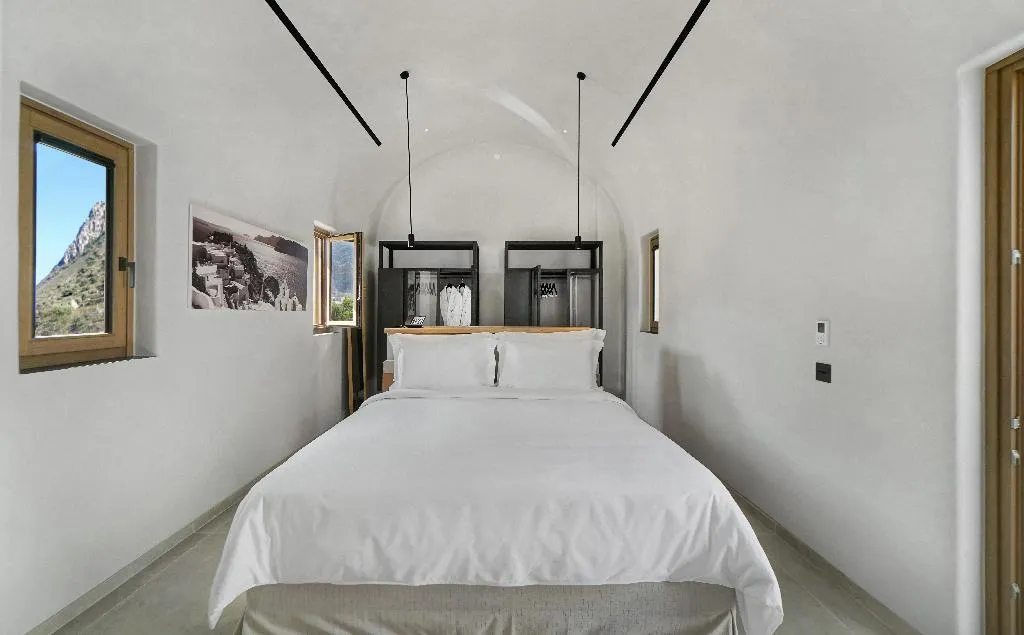 SUITE KING SIZE BED Room, Radisson Blu Zaffron Resort, Santorini