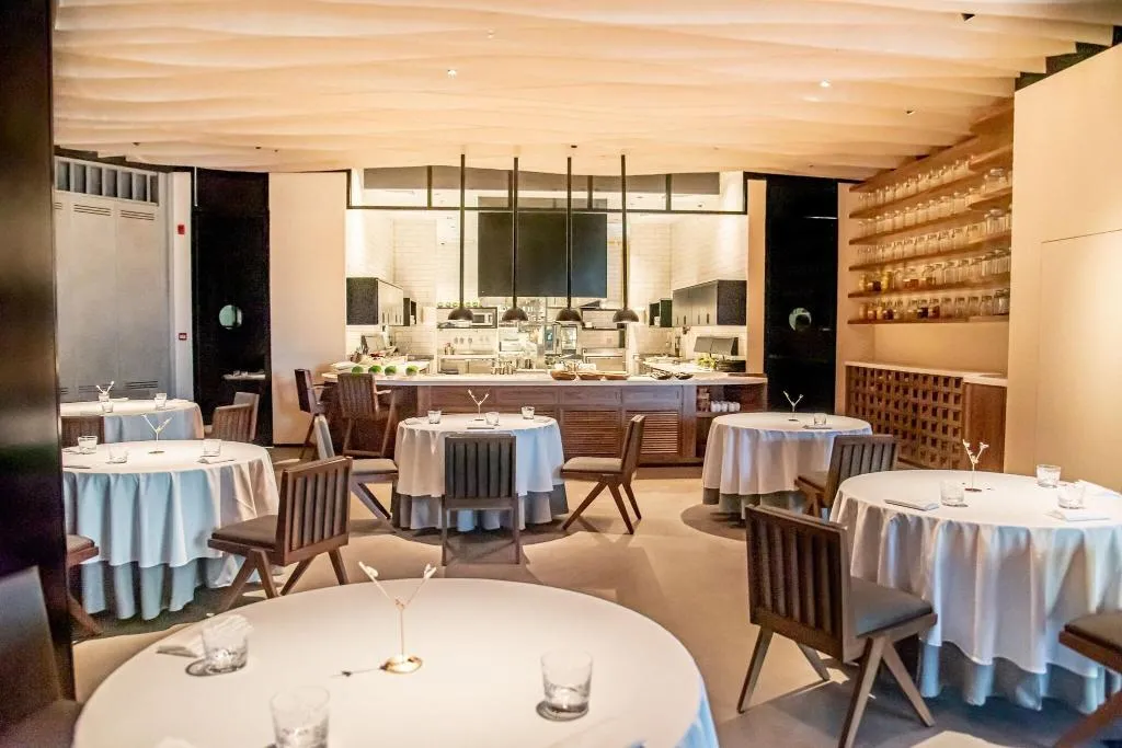 Restaurant, The St. Regis Dubai, The Palm, Dubai